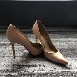 Stuart Weitzman Beige Leather Pump